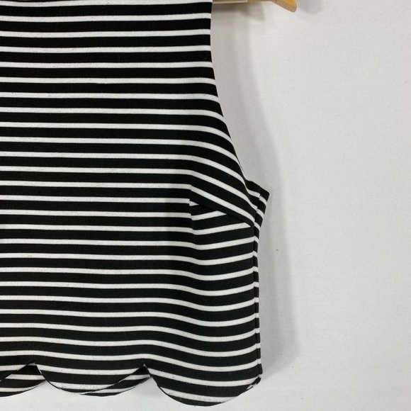 Necessary Objects Striped Scallop Crop Top Size M Black - Picture 2 of 10